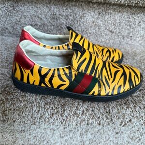 Gucci Kids Stylish Yellow and Black Tiger Print Leather Slip-On Shoes